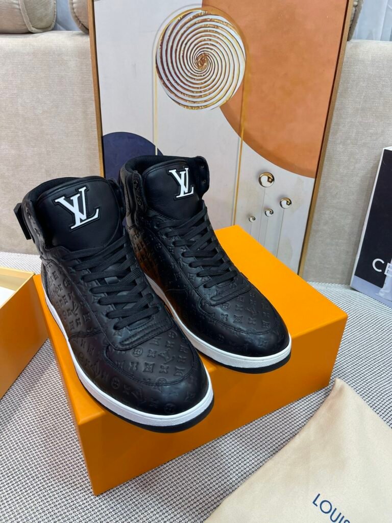 Louis Vuitton Unisex High-Top Sneakers detail 4