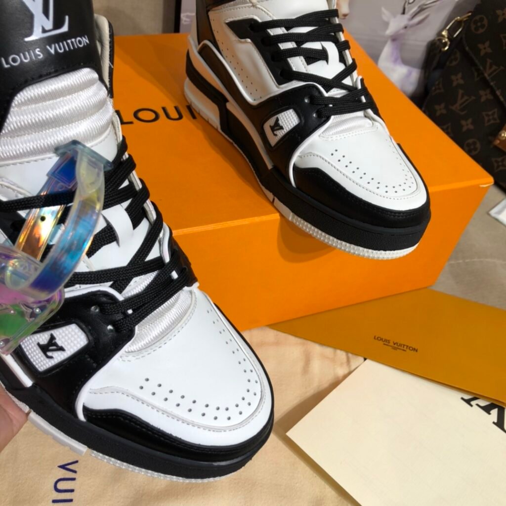 Louis Vuitton Unisex High-Top Sneakers detail 4