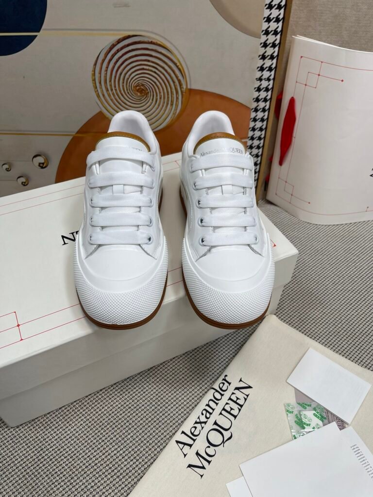 Alexander McQueen Unisex Platform Sneakers detail image 4