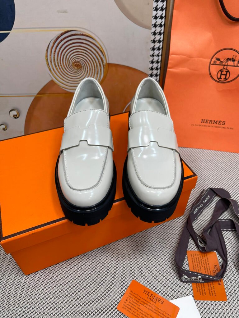 Hermès Unisex Loafers detail 4
