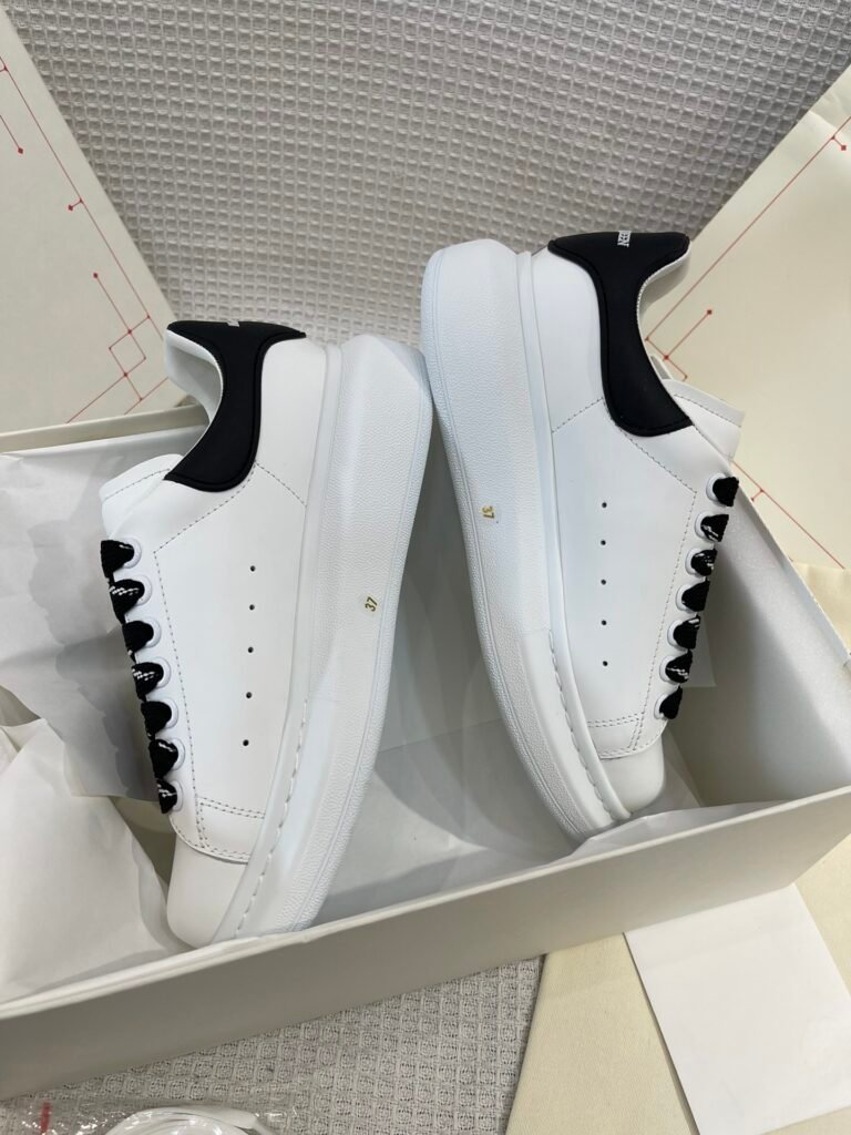 Alexander McQueen Unisex White Low-Top Sneakers detail image 5