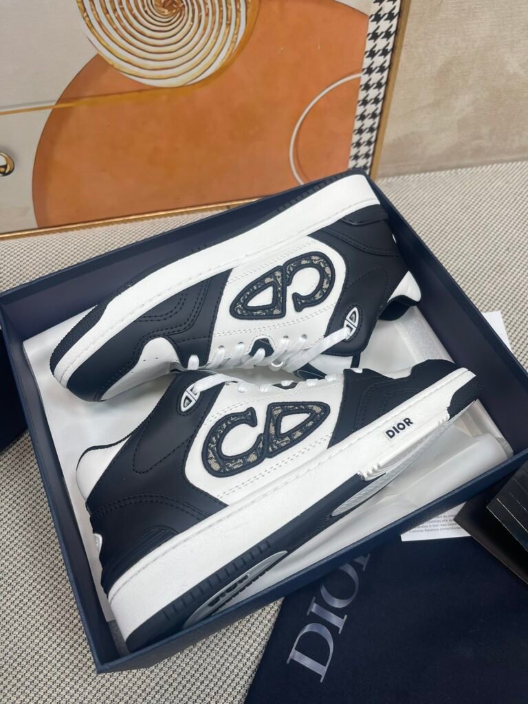 Dior Unisex Chunky Sneakers detail 5