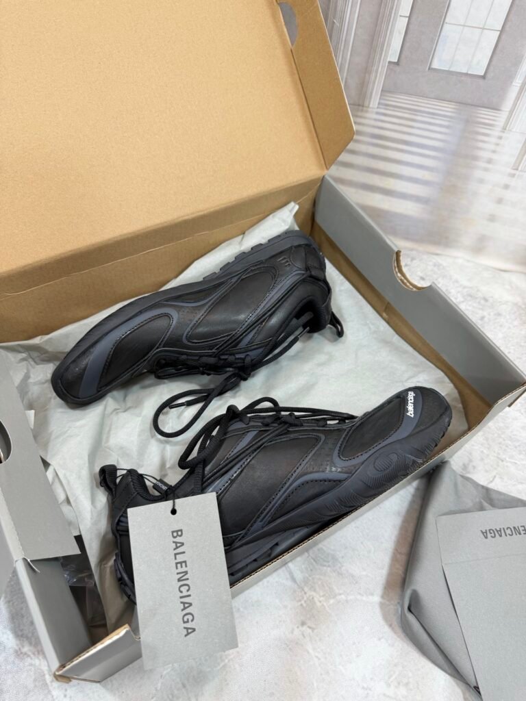 Balenciaga Unisex Distressed Sneakers detail image 5