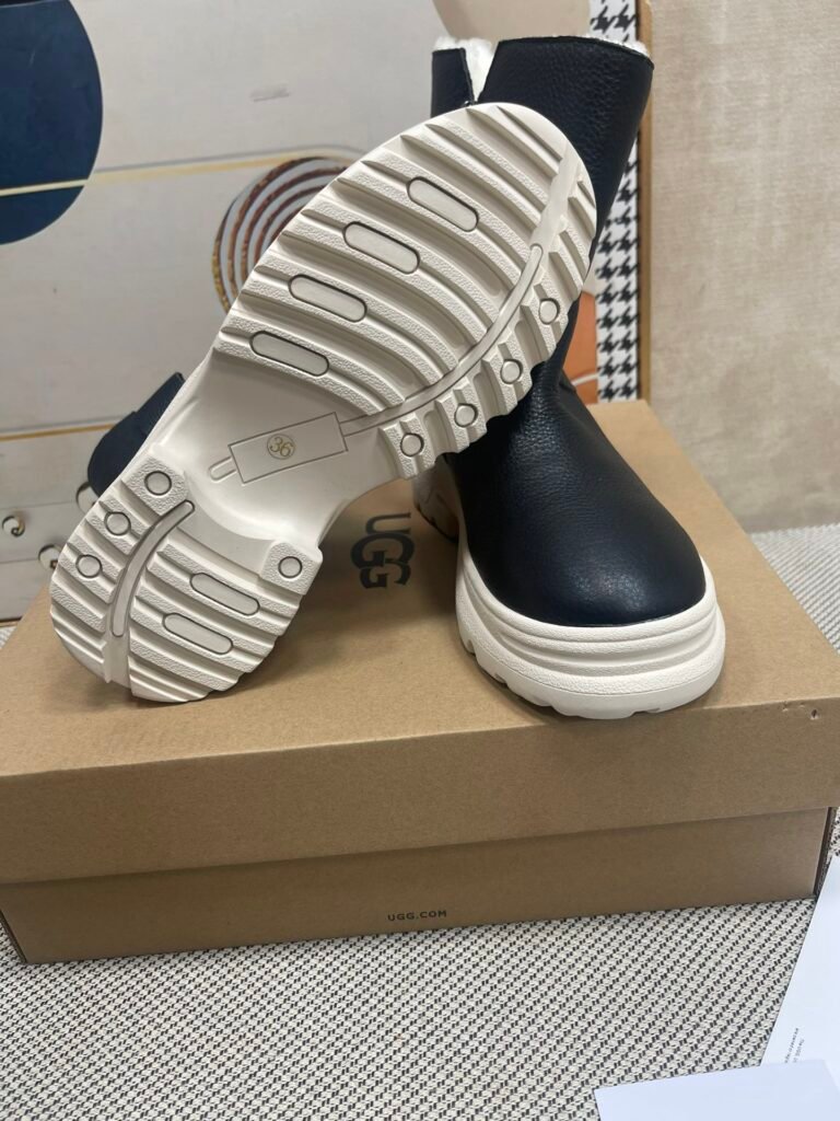 UGG Women's Snow Boots detail 5