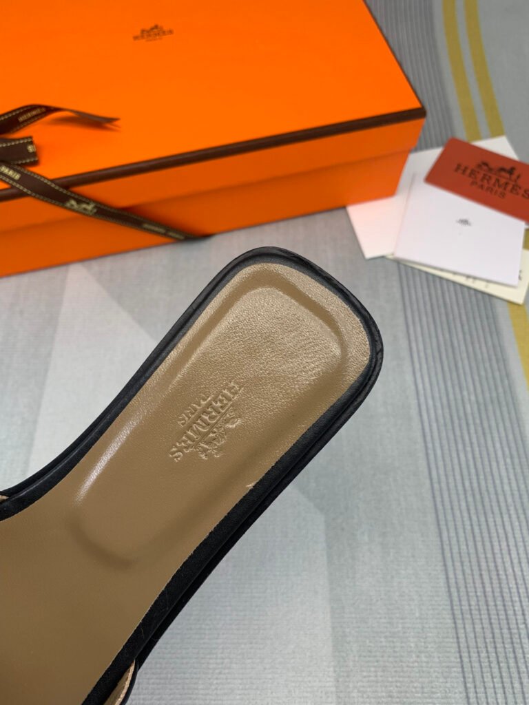 Hermès Unisex Slides detail 5