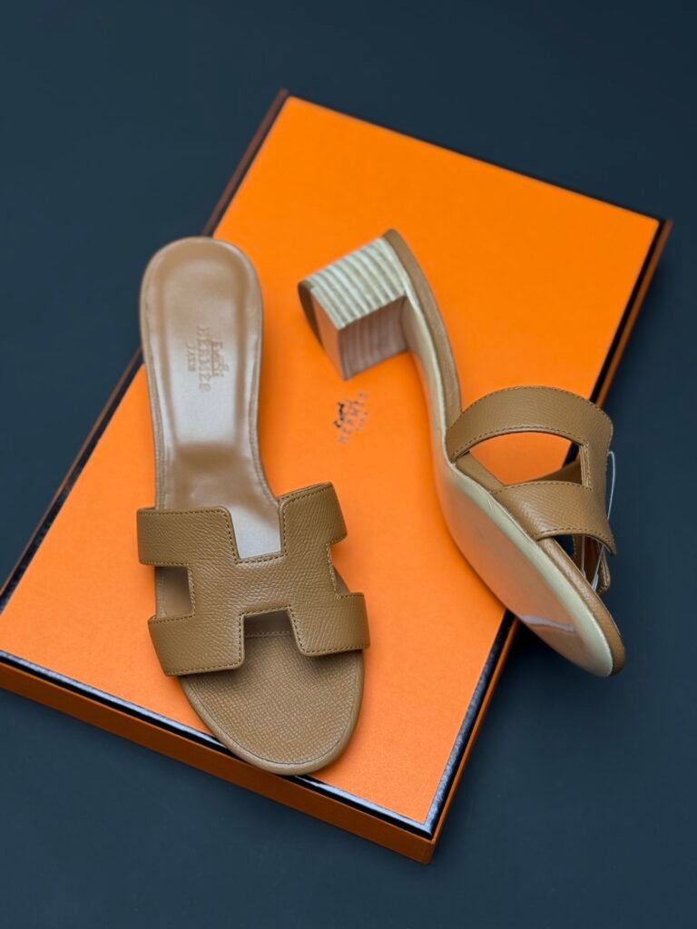Hermès Women's Sneakers detail 5