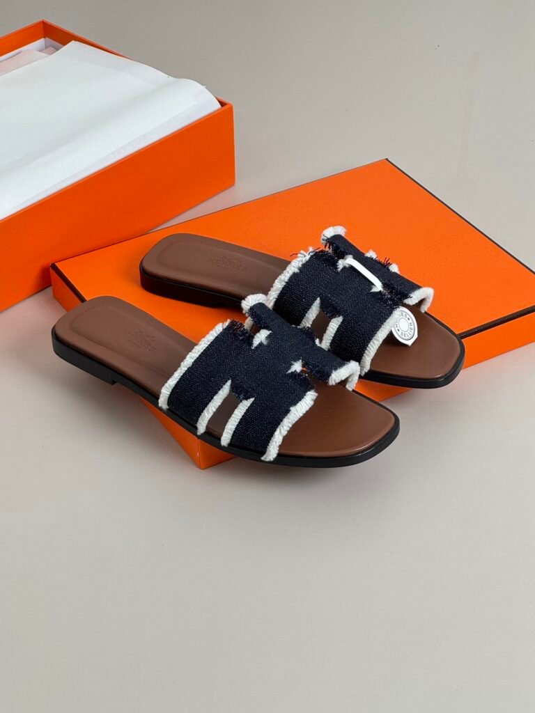 Hermès Women's Sneakers detail 5