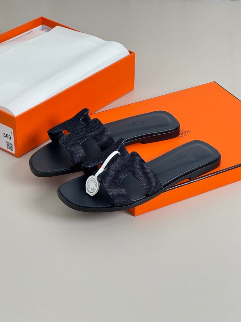 Hermès Women's Sneakers detail 5
