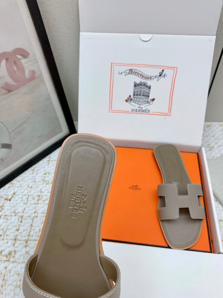 Hermès Unisex Slides detail 5