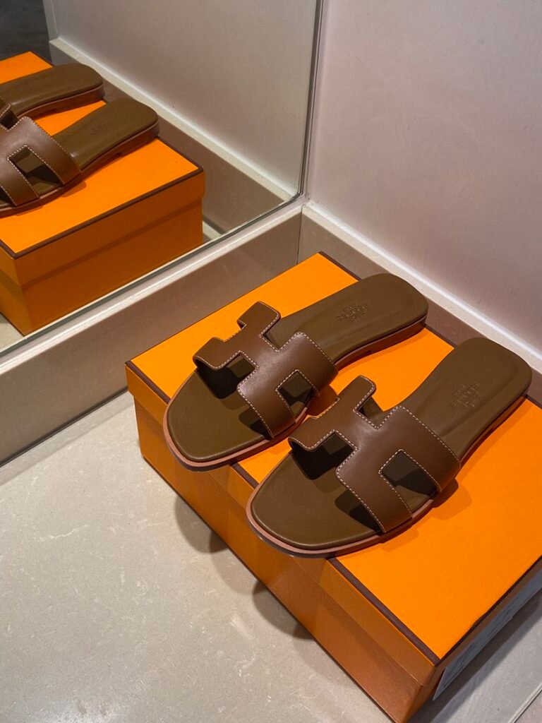 Hermès Unisex Sneakers detail 5