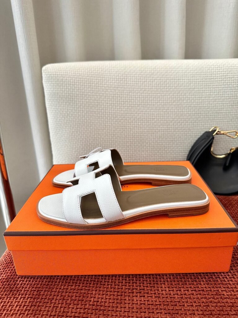 Hermès Unisex Sneakers detail 5