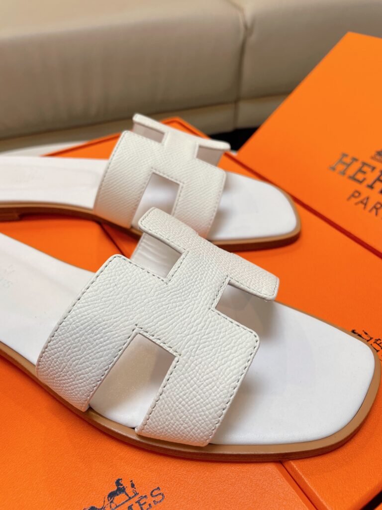 Hermès Unisex Sneakers detail 5