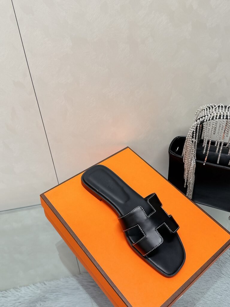 Hermès Unisex Slides detail 5