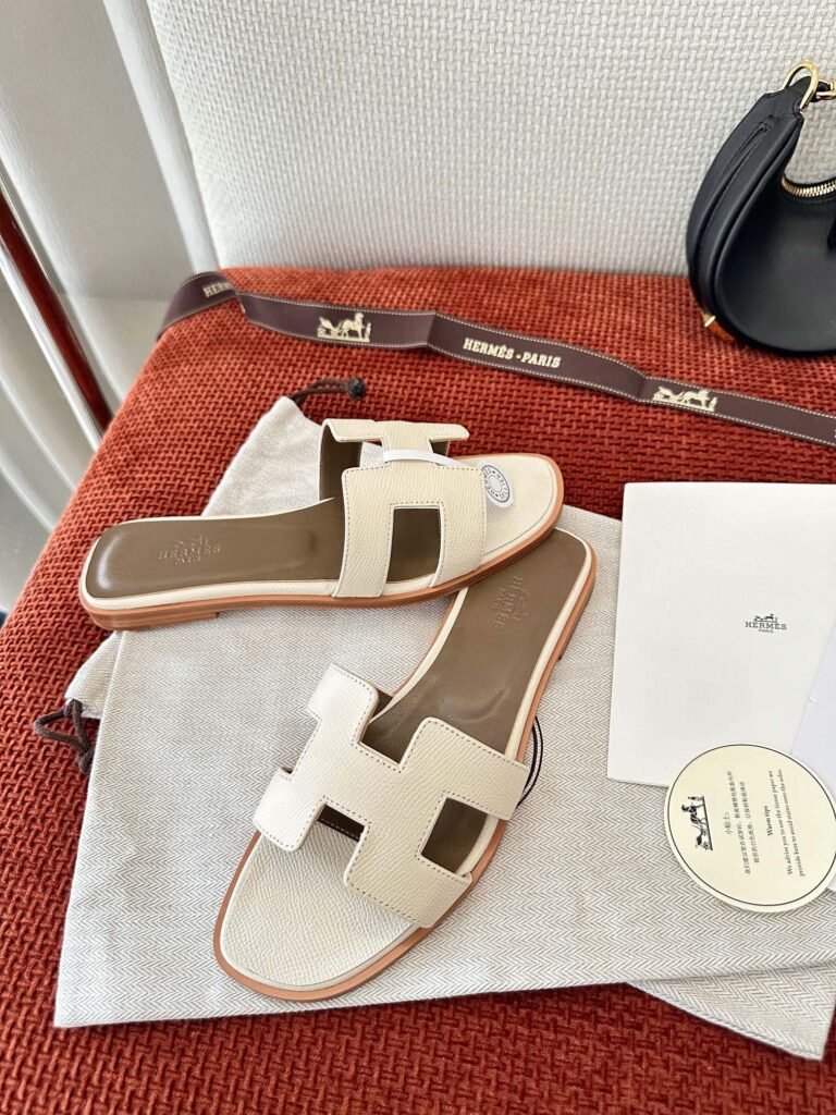 Hermès Unisex Sneakers detail 5