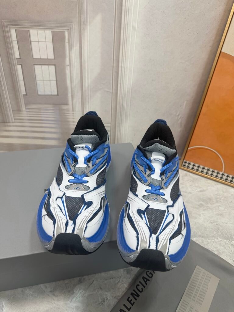 Balenciaga Unisex Distressed Sneakers detail image 5