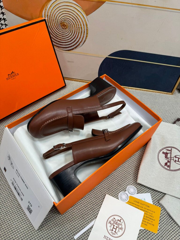 Hermès Unisex Sandals detail 5