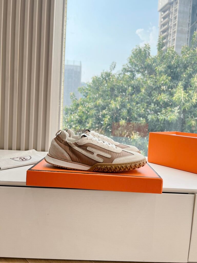 Hermès Unisex White Low-Top Sneakers detail 5