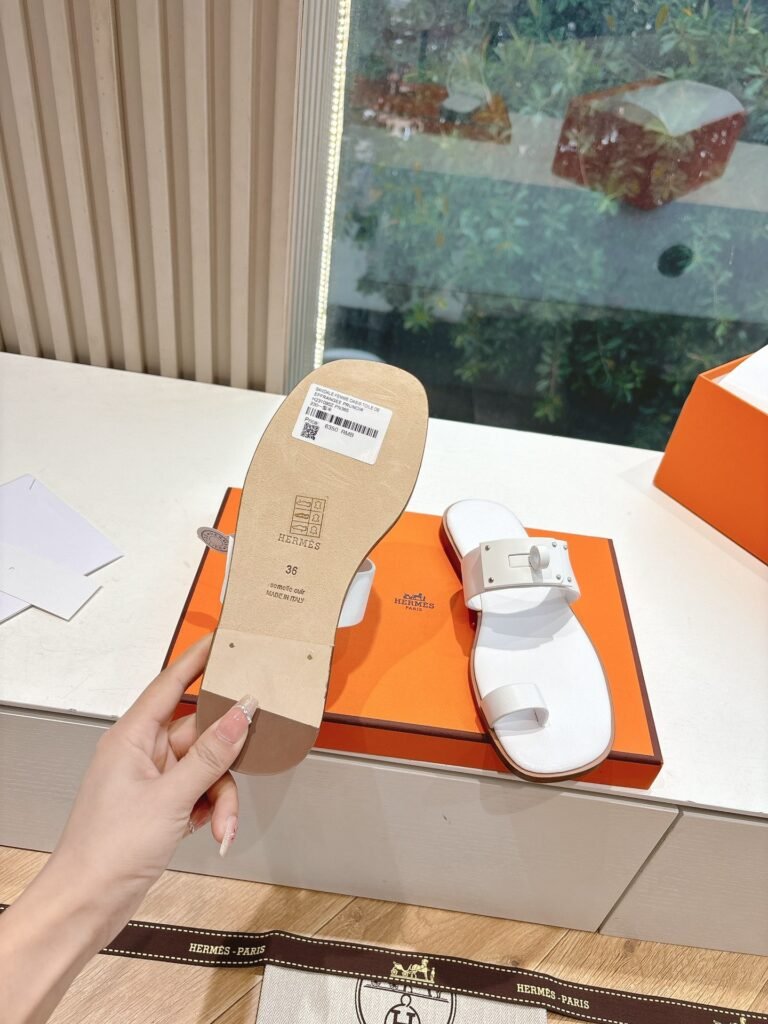 Hermès Unisex Sandals detail 5