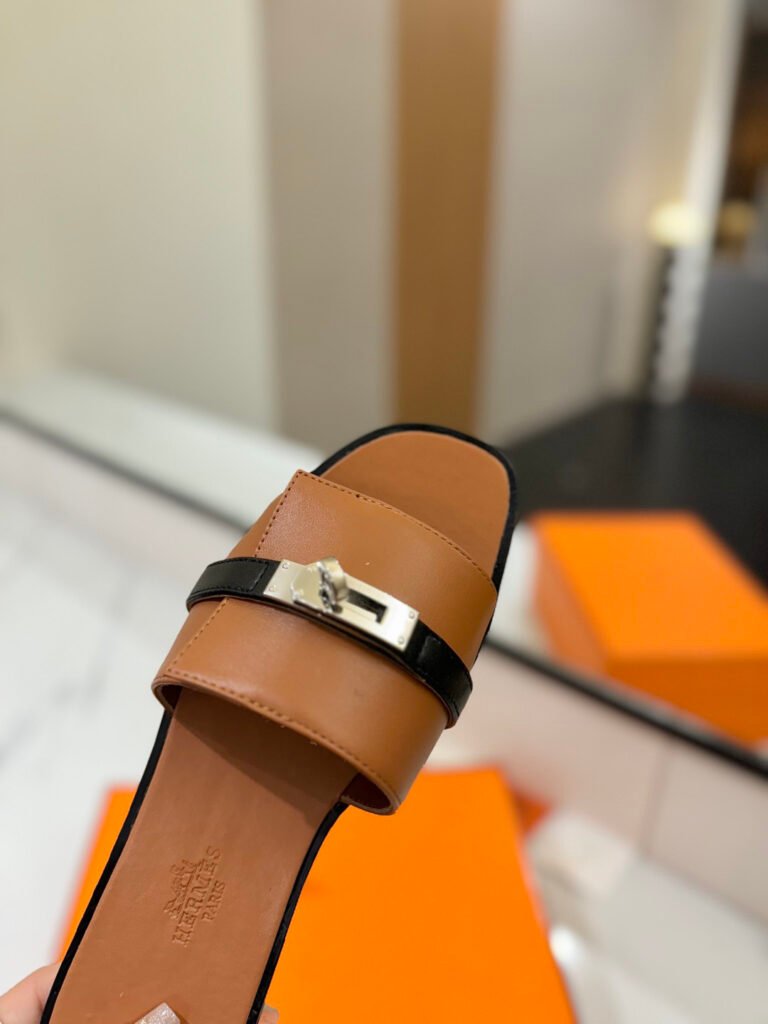 Hermès Women's Sneakers detail 5