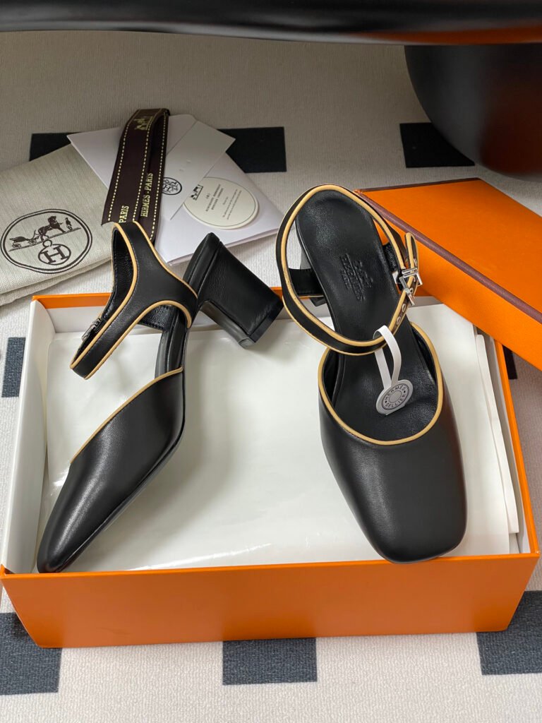 Hermès Women's High-Heel Pumps detail image 5