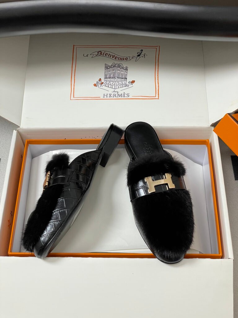 Hermès Unisex Loafers detail 5