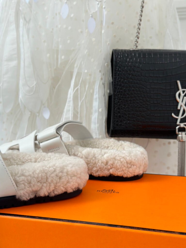 Hermès Unisex Shearling Shoes detail 5
