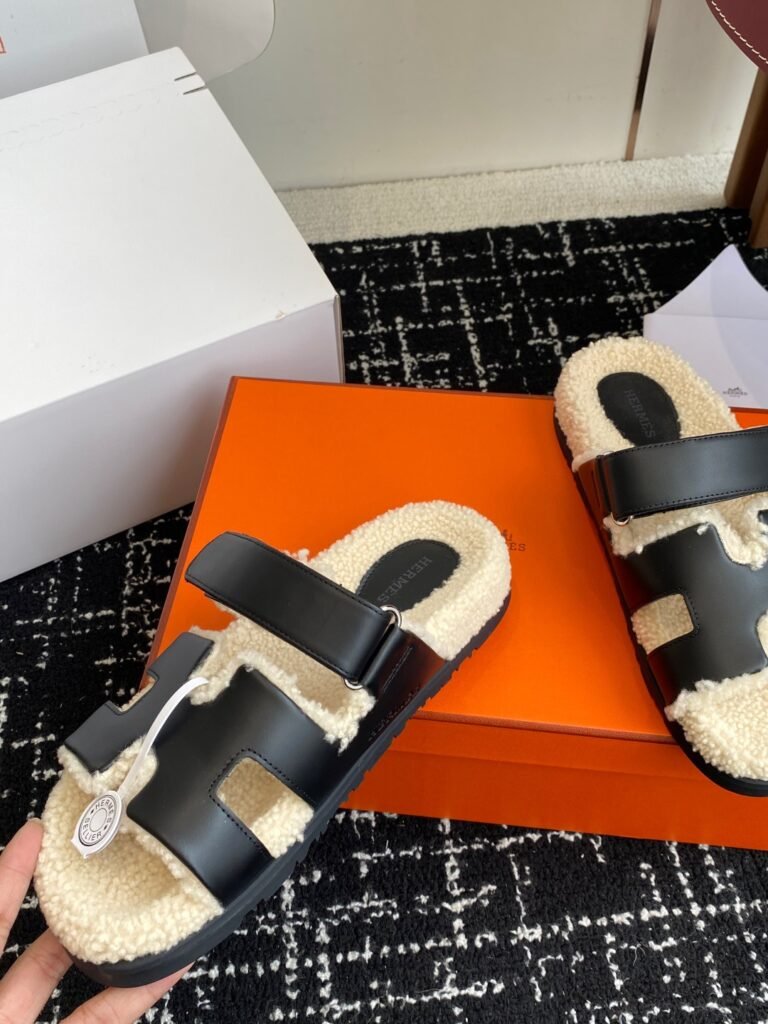 Hermès Men's Shearling Shoes detail 5