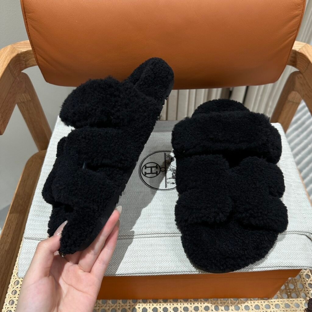 Hermès Unisex Shearling Shoes detail 5