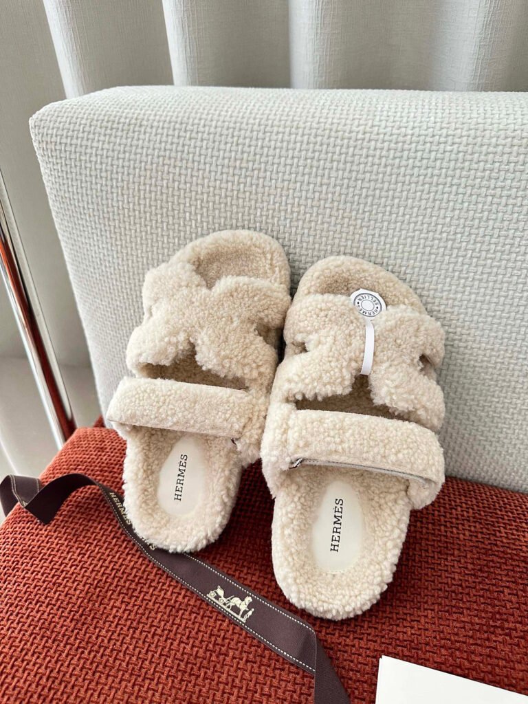 Hermès Unisex Shearling Shoes detail 5