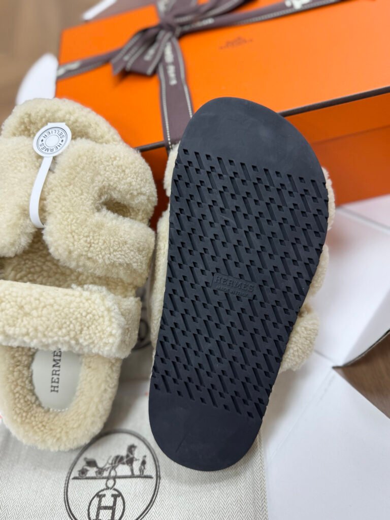 Hermès Unisex Shearling Shoes detail 5
