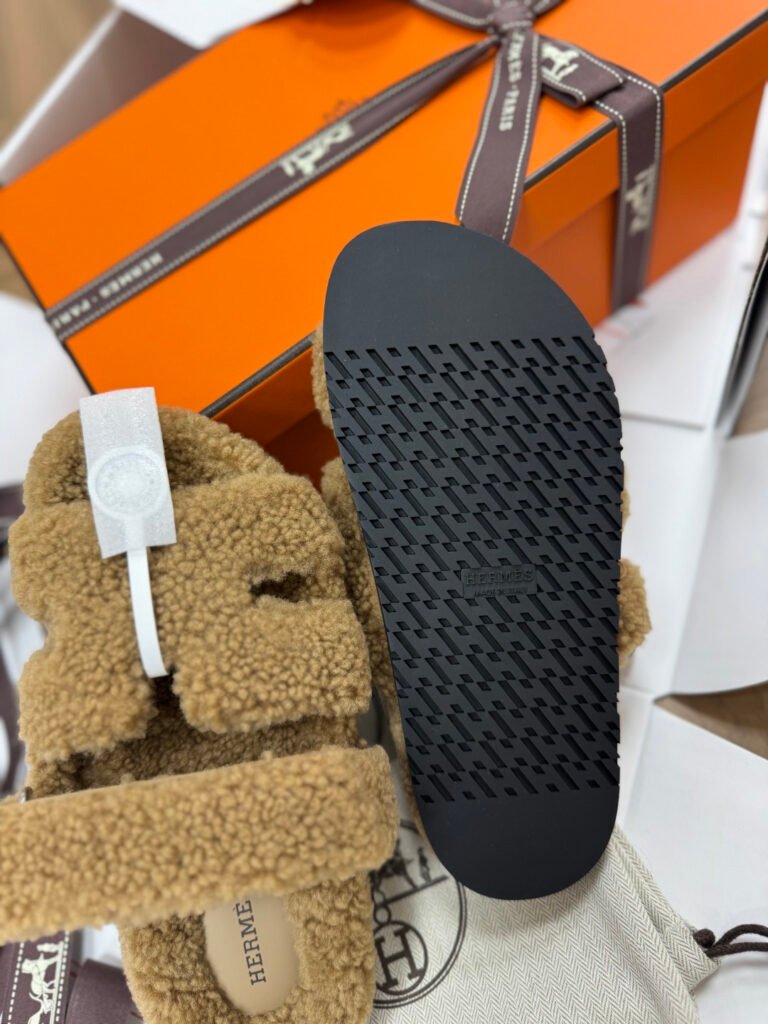 Hermès Unisex Shearling Shoes detail 5