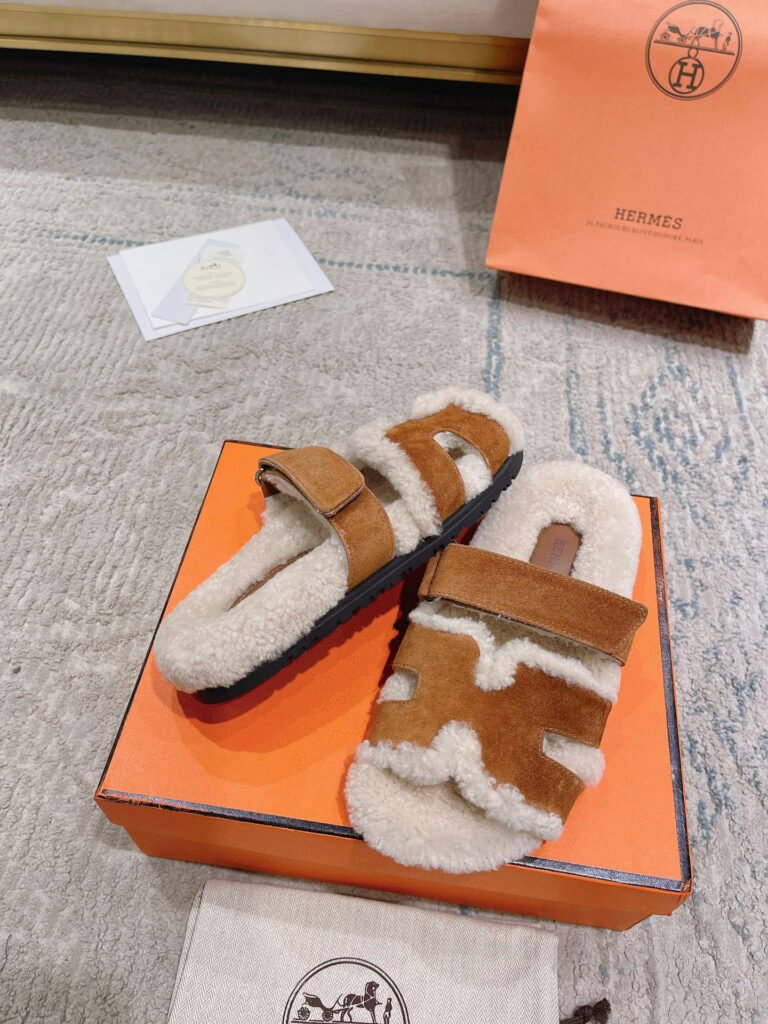 Hermès Unisex Shearling Shoes detail 5