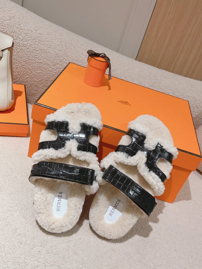 Hermès Unisex Shearling Shoes detail 5