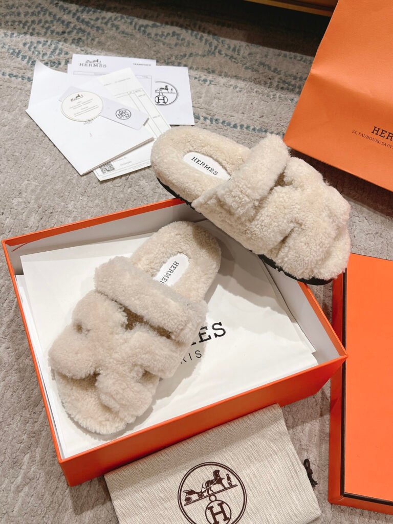 Hermès Unisex Shearling Shoes detail 5