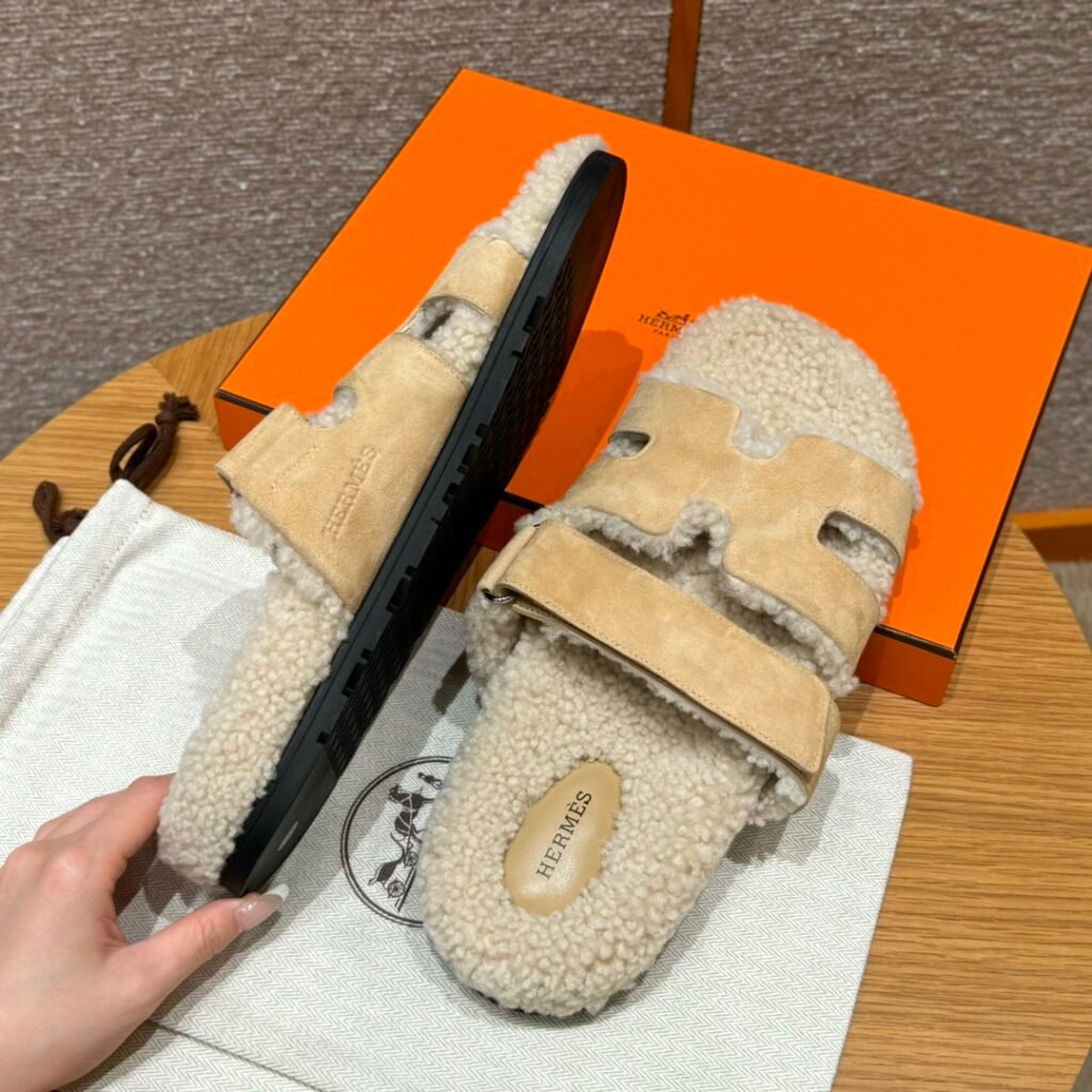 Hermès Unisex Shearling Shoes detail 5