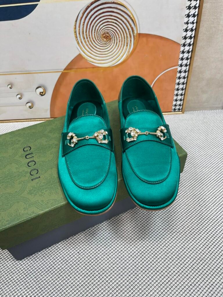 Gucci Unisex Loafers detail image 5