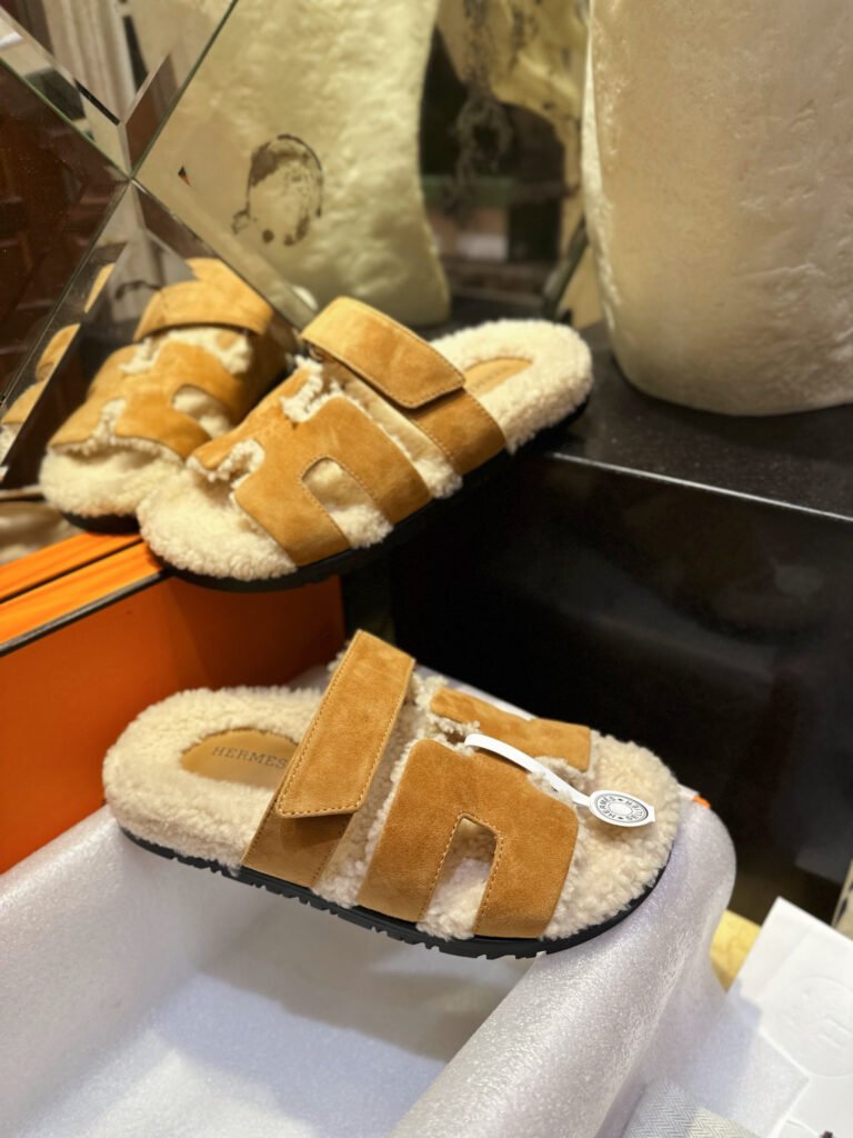 Hermès Unisex Shearling Shoes detail 5