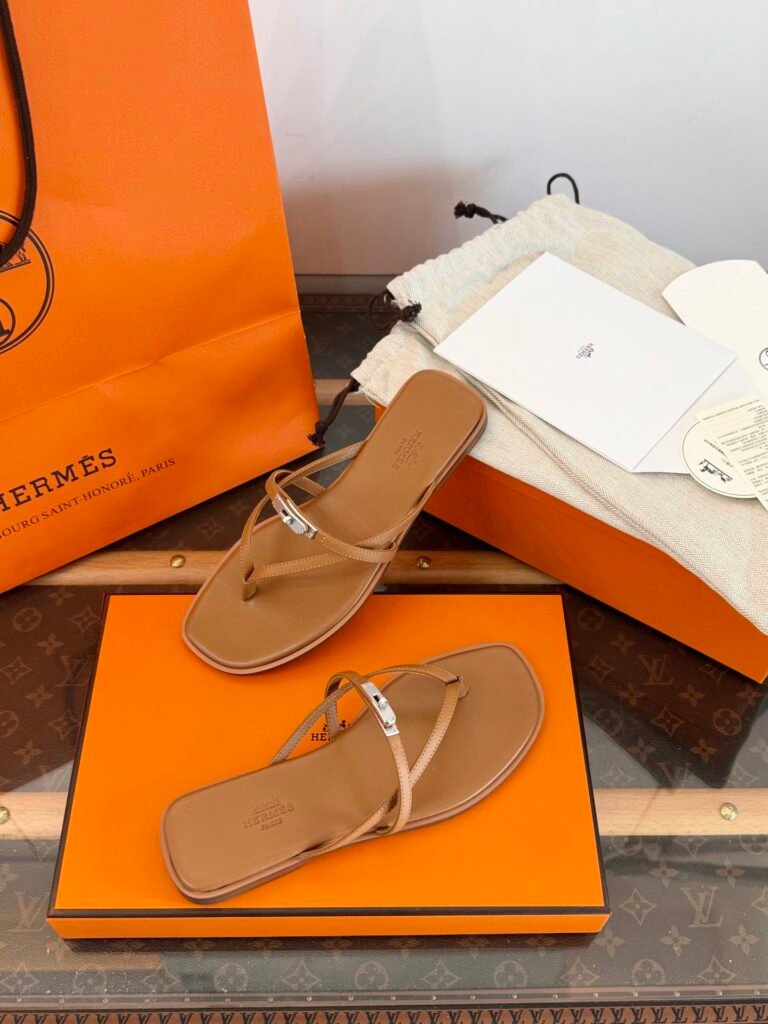 Hermès Women's Sneakers detail 5