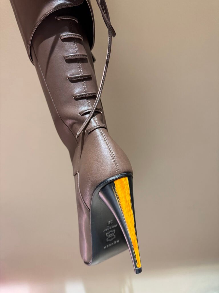 Alexander McQueen Unisex Boots detail image 5