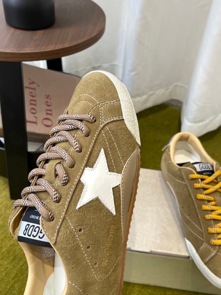 Golden Goose Unisex Distressed Sneakers detail 5