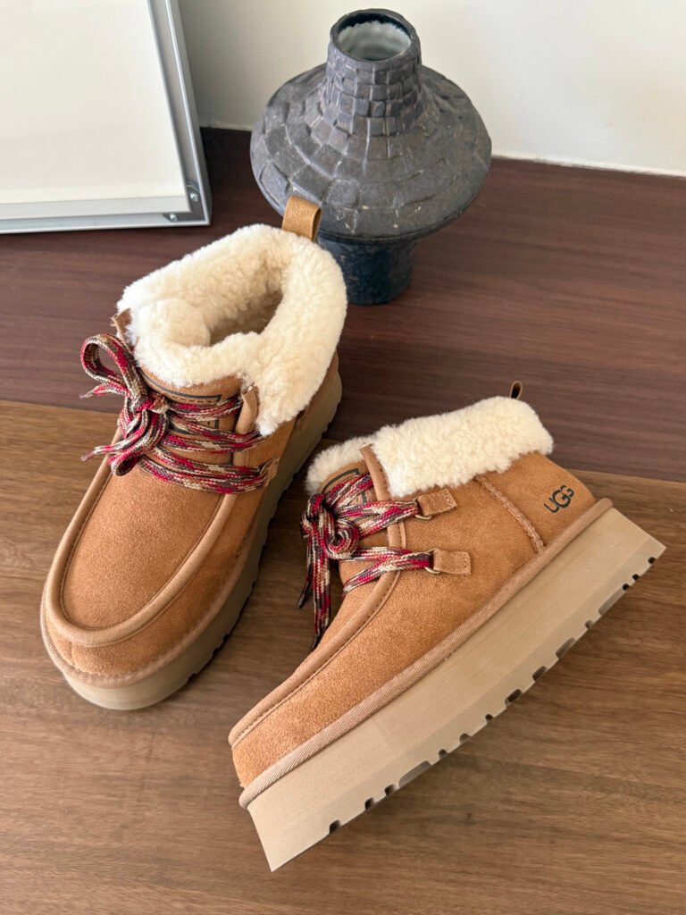 UGG Unisex Sneakers detail image 5
