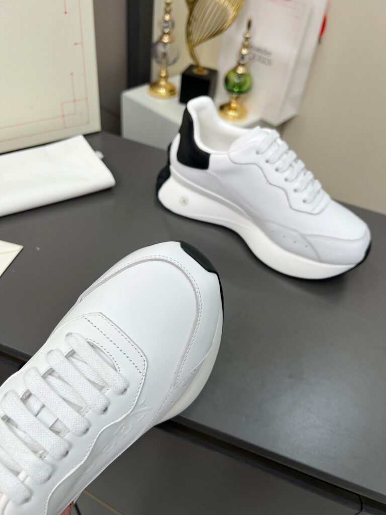 Alexander McQueen Unisex Sneakers detail image 5