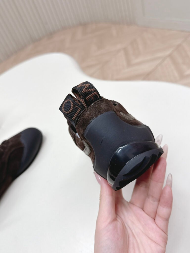Loewe Unisex Sneakers detail image 5