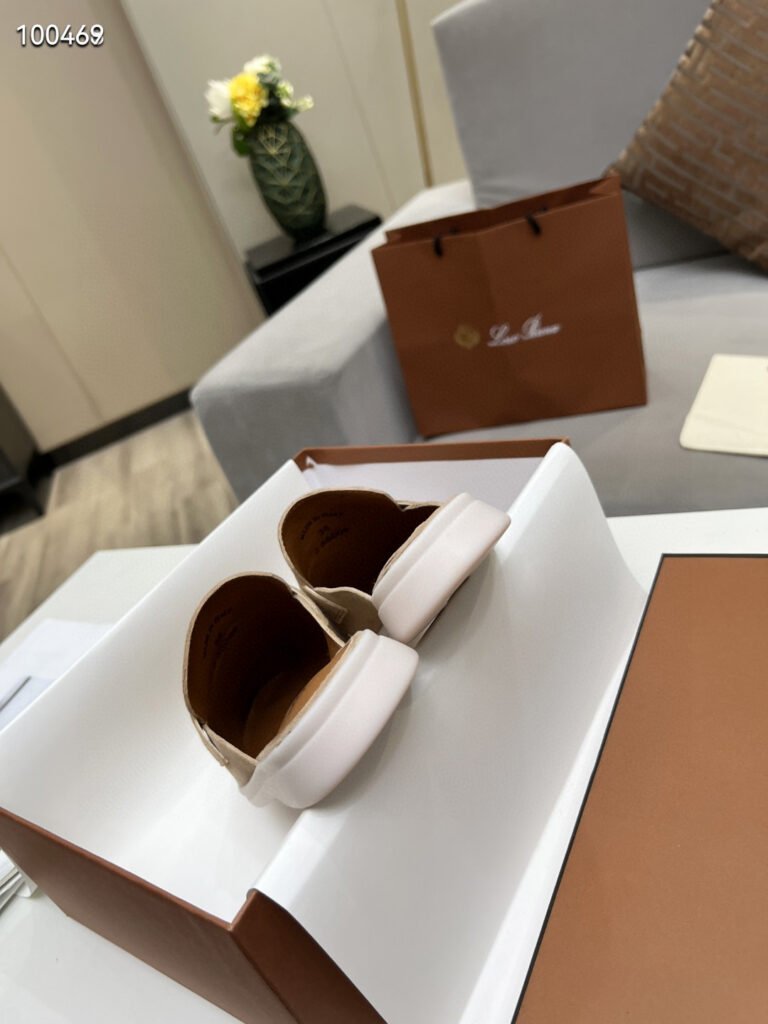 Loro Piana Men's Sneakers detail image 5