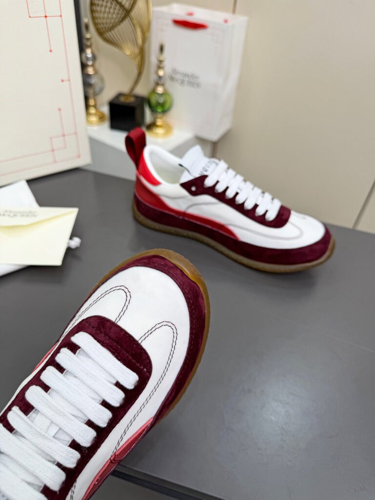 Alexander McQueen Unisex Sneakers detail image 5