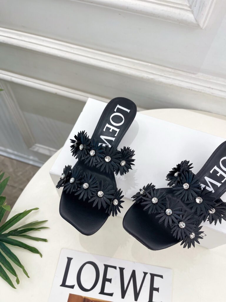 Loewe Unisex Leather-Sole Shoes detail 5