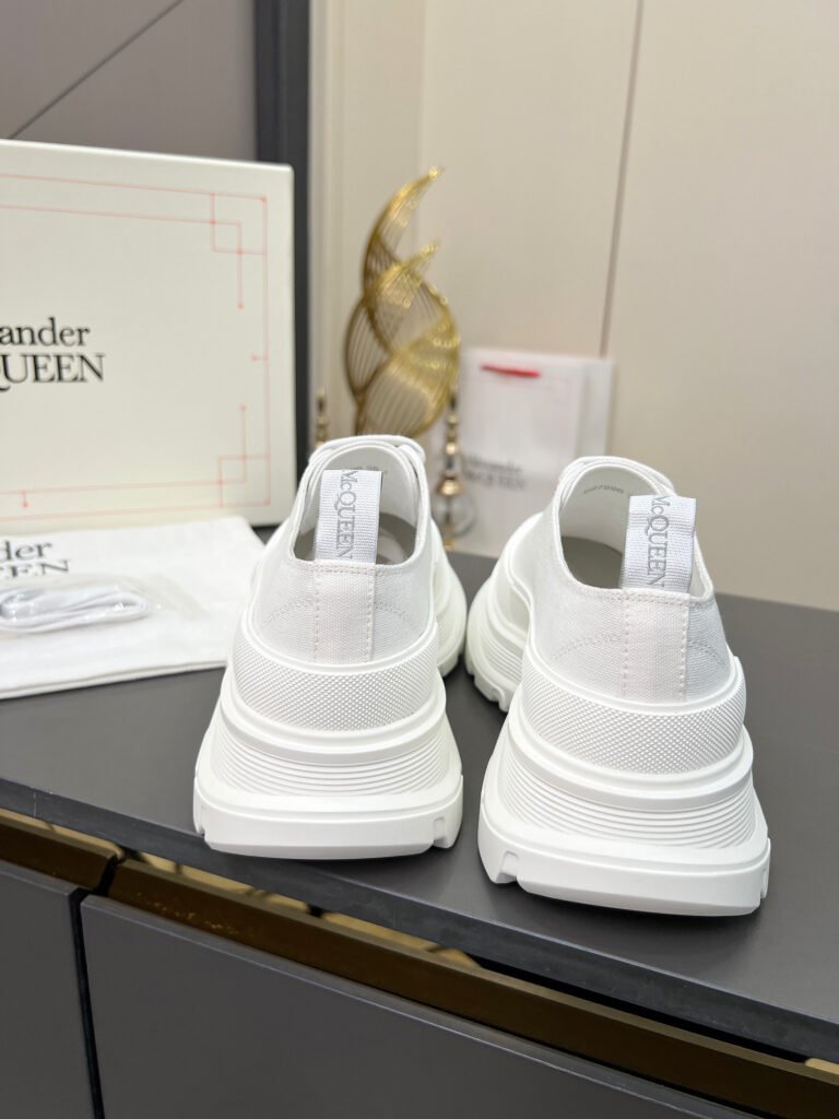 Alexander McQueen Unisex Sneakers detail image 5