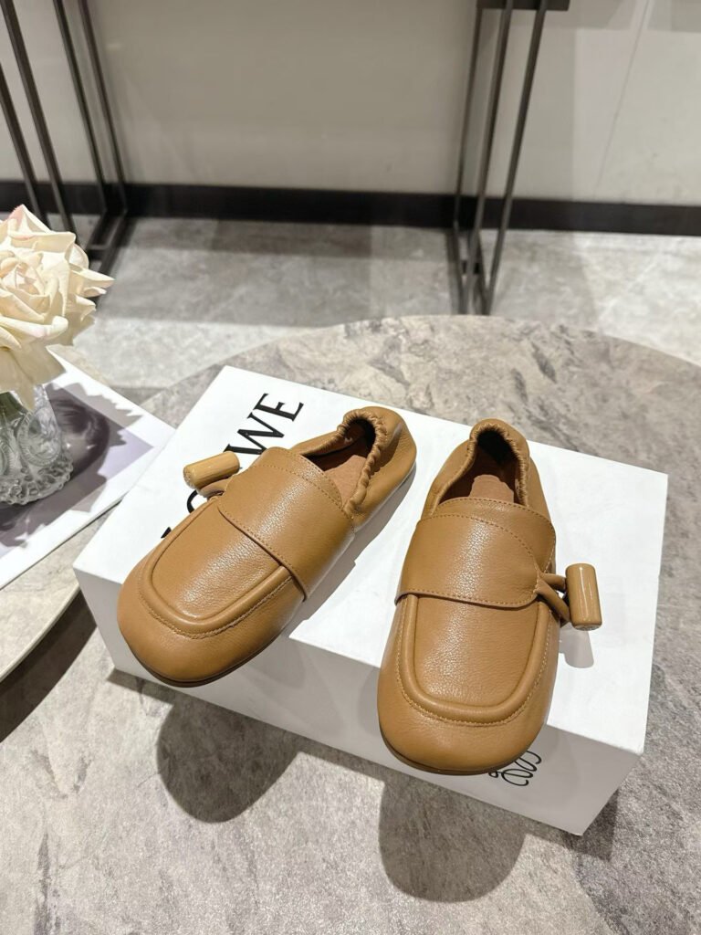 Loewe Unisex Sneakers detail 5