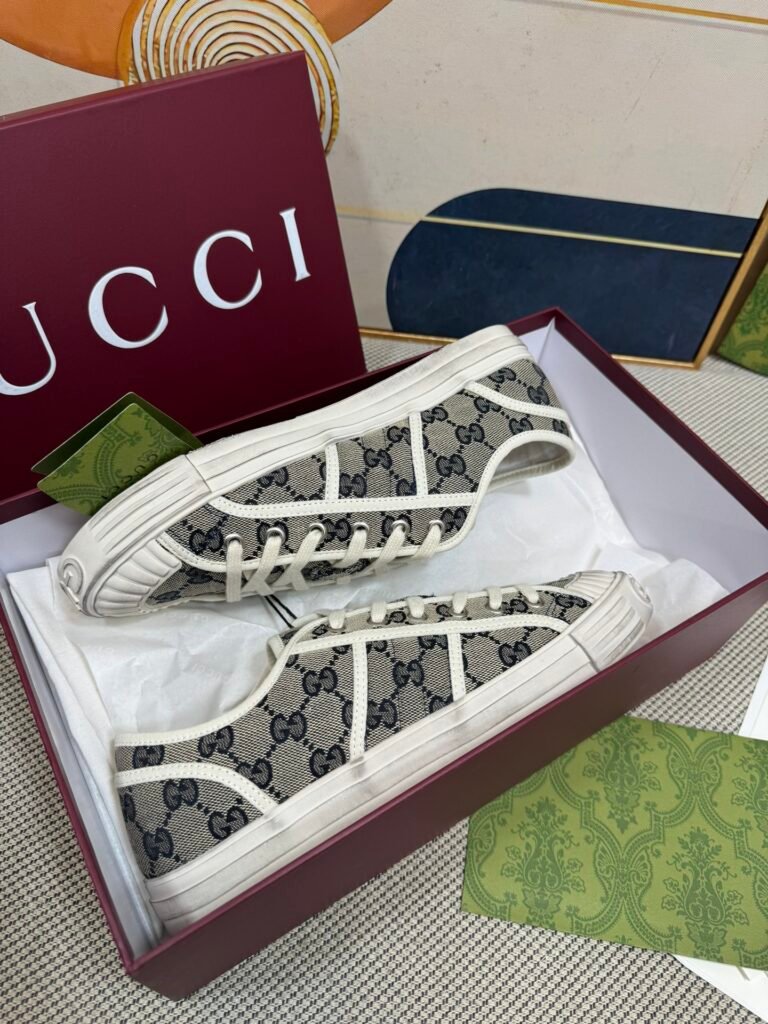Gucci Unisex Low-Top Sneakers detail 5