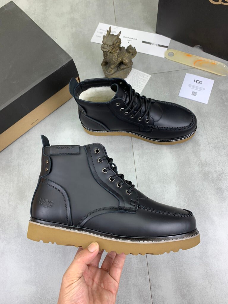 UGG Men's Sneakers detail image 5